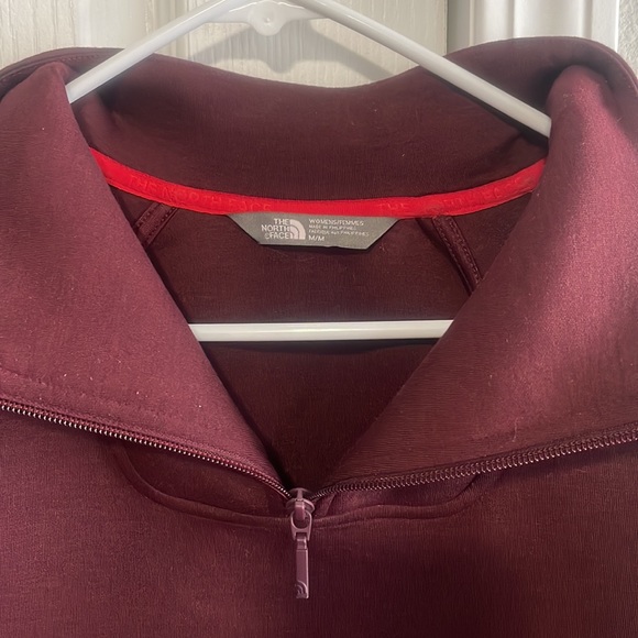 The North Face hi lo 1/4 zip hoodie. Size medium - Picture 2 of 3